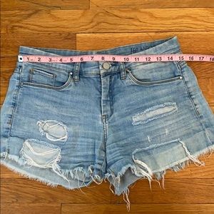 SOFT DENIM MID RISE SHORT